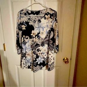 Tunic top. Beautiful blue, beige, black and white flower print